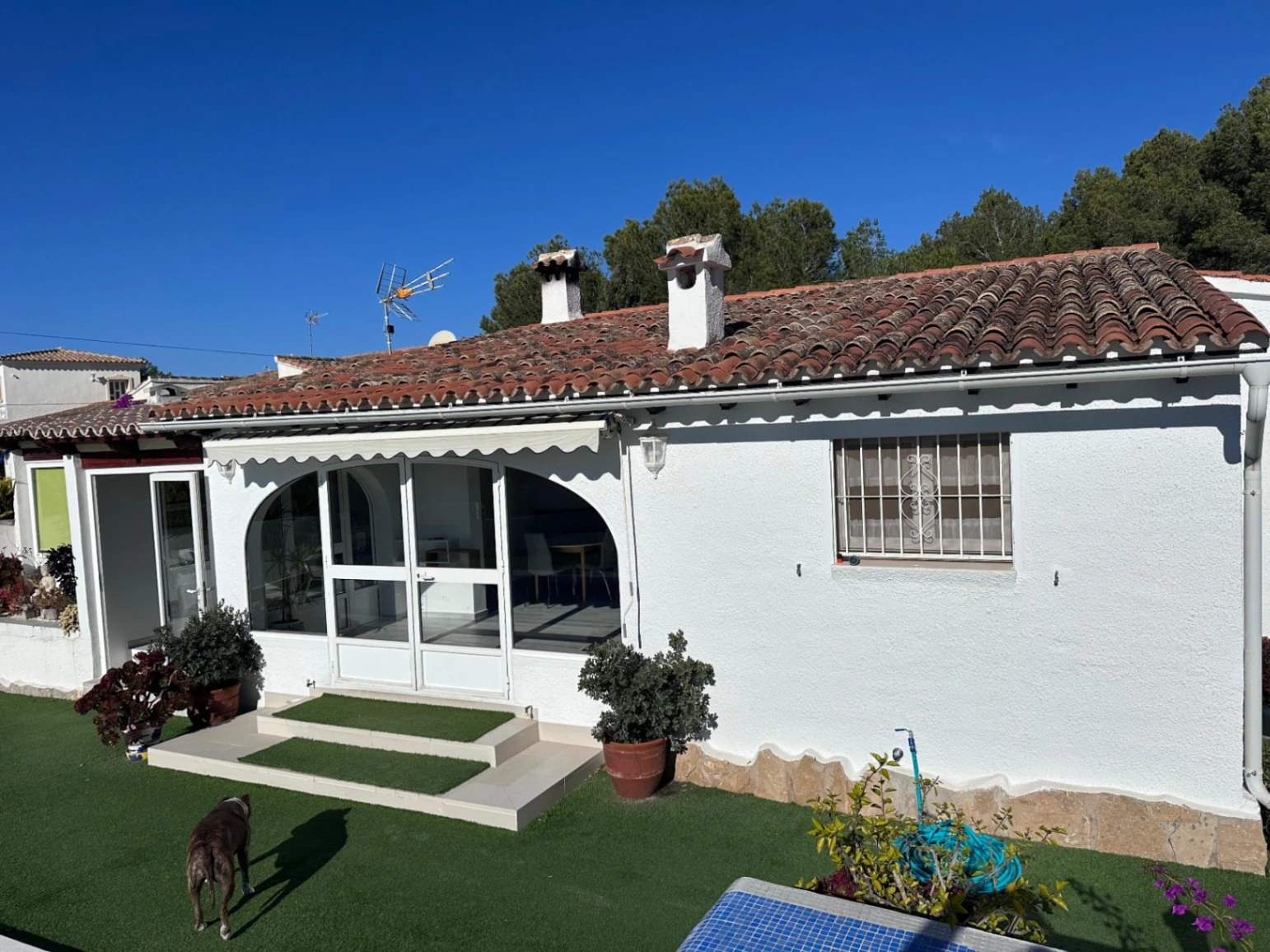 Villa de una sola planta con vistas al mar en venta en Moraira