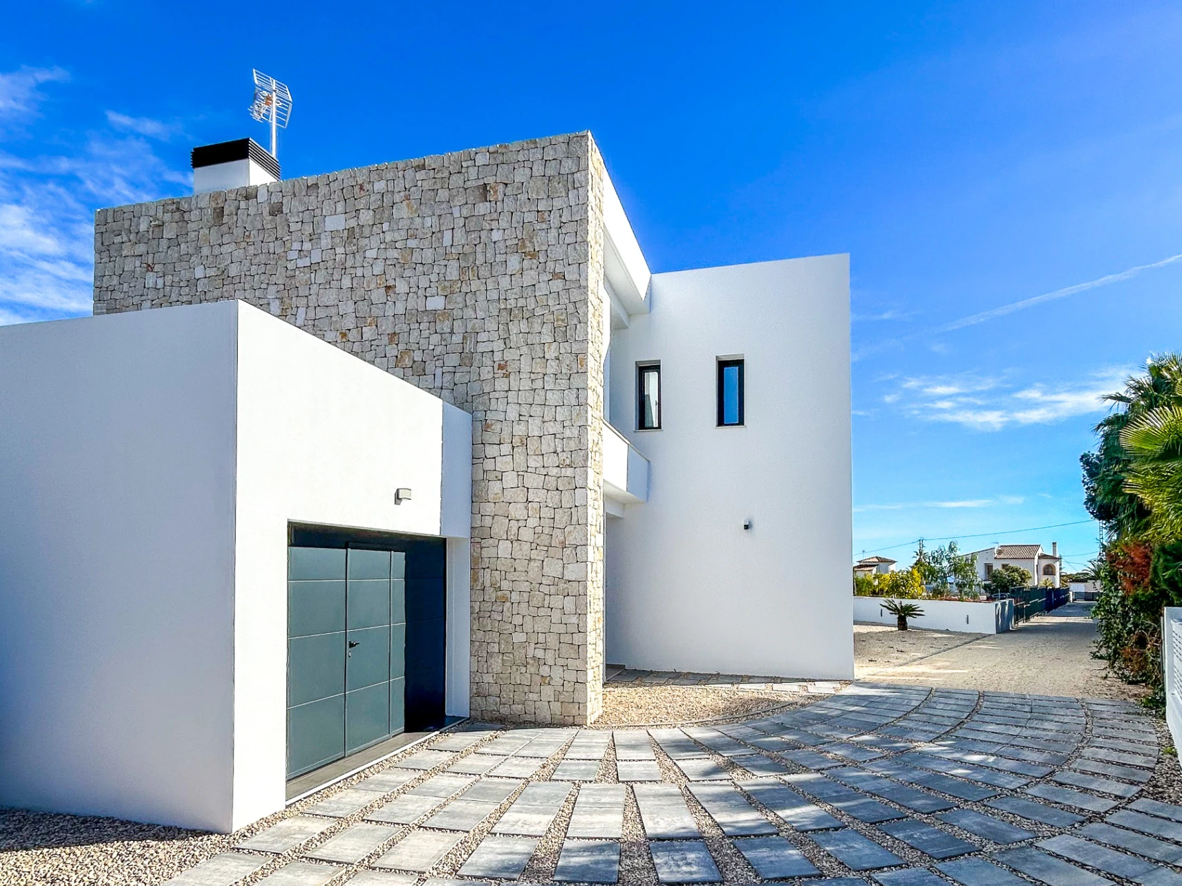 Neu gebaute Villa in Benissa mit Privatpool und Meerblick