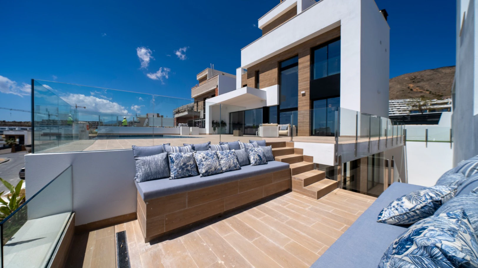 Luxuriöse Villa mit 4 Schlafzimmern und Panoramablick auf das Meer in Finestrat