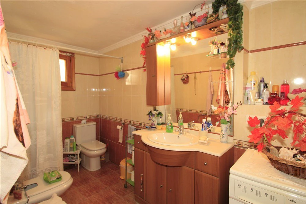 Traditional village house for sale in Teulada