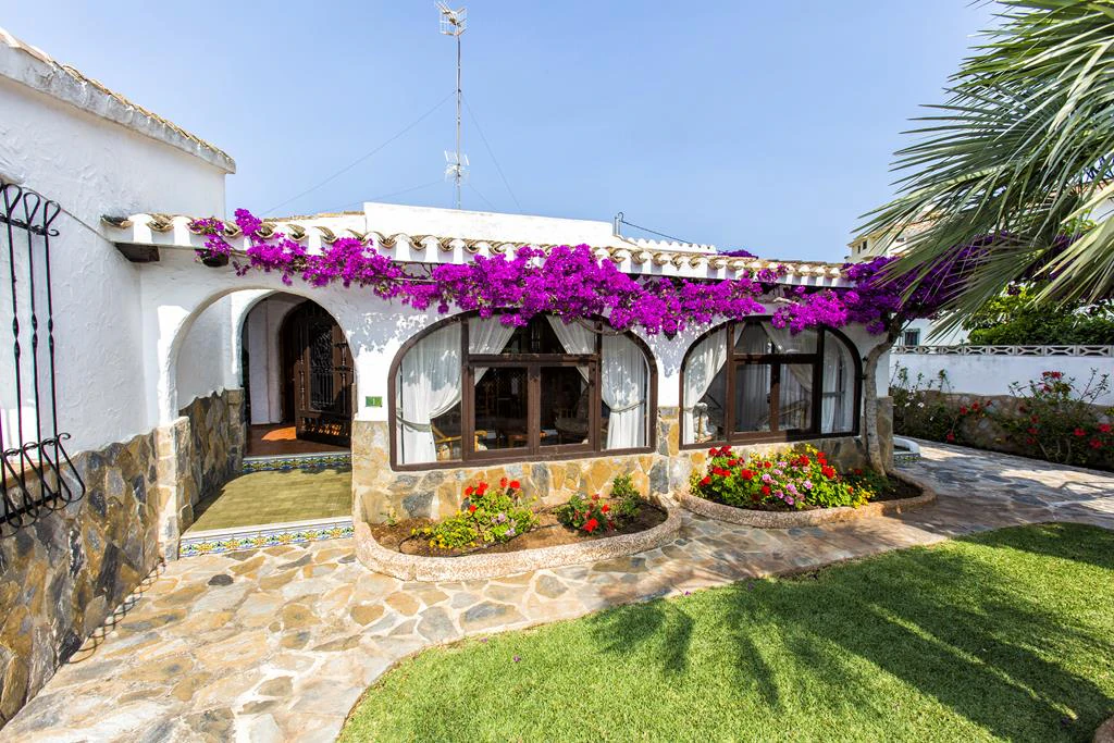 Vrijstaande villa op 50 m van het strand, Dénia