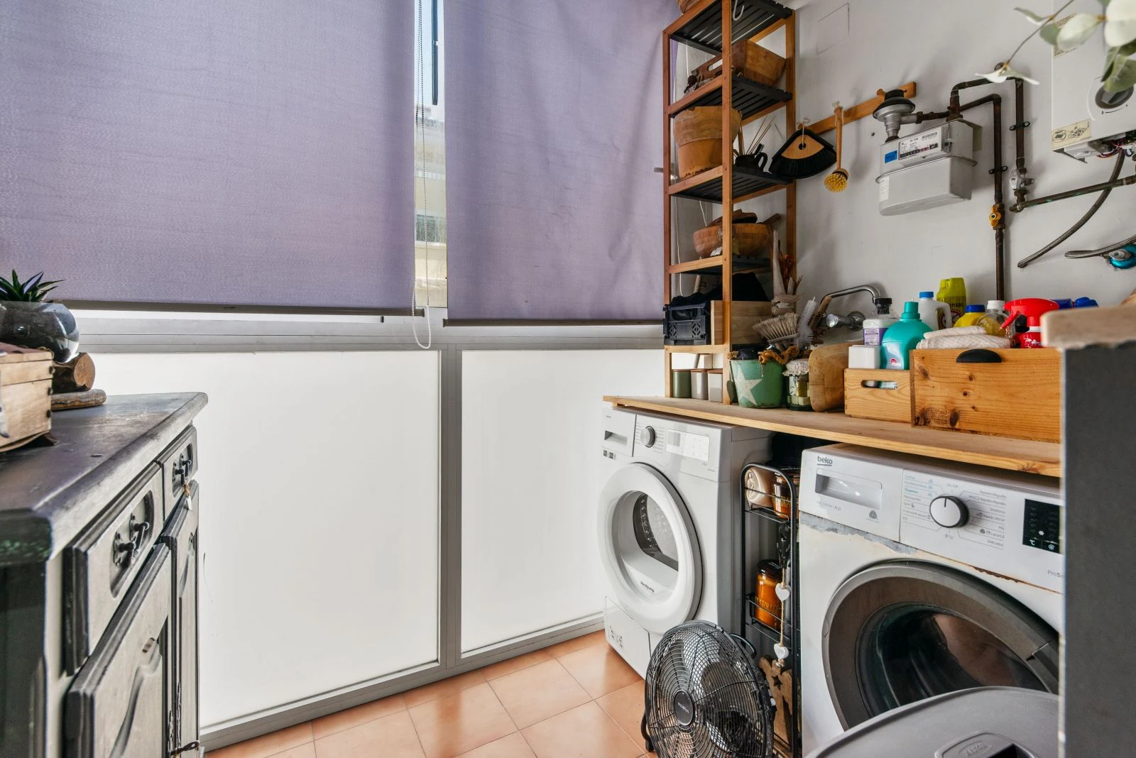 Spacious 3-bedroom apartment near the old town
