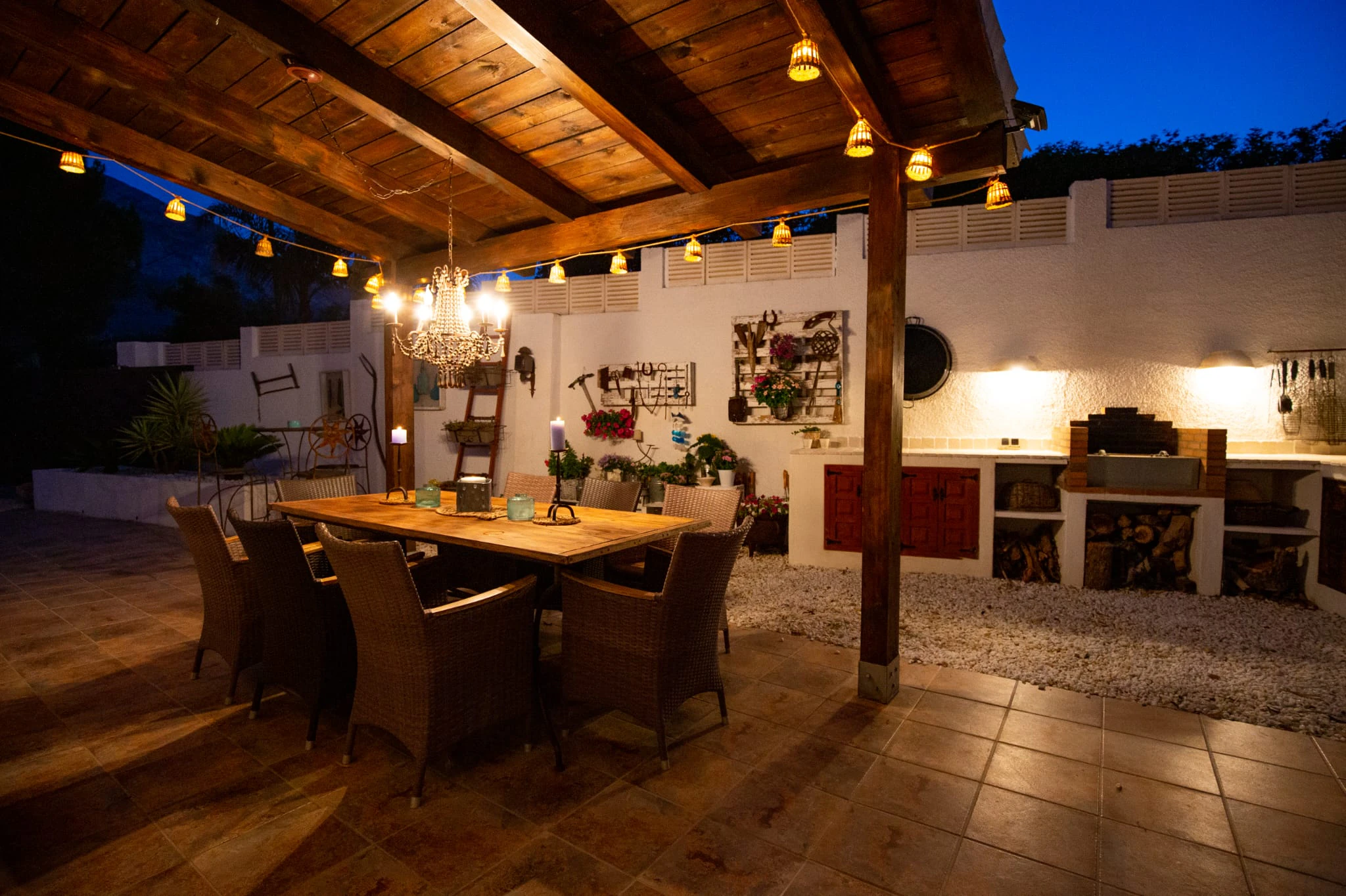 VILLA WITH OPEN VIEWS IN DÉNIA