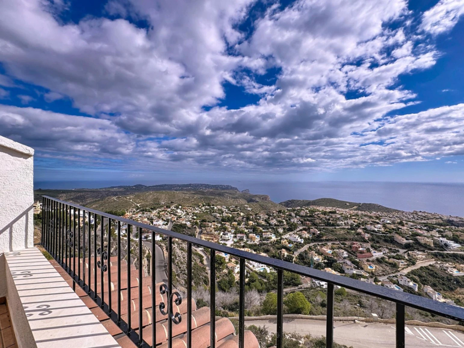 Cumbre del Sol duplex apartment with sea views
