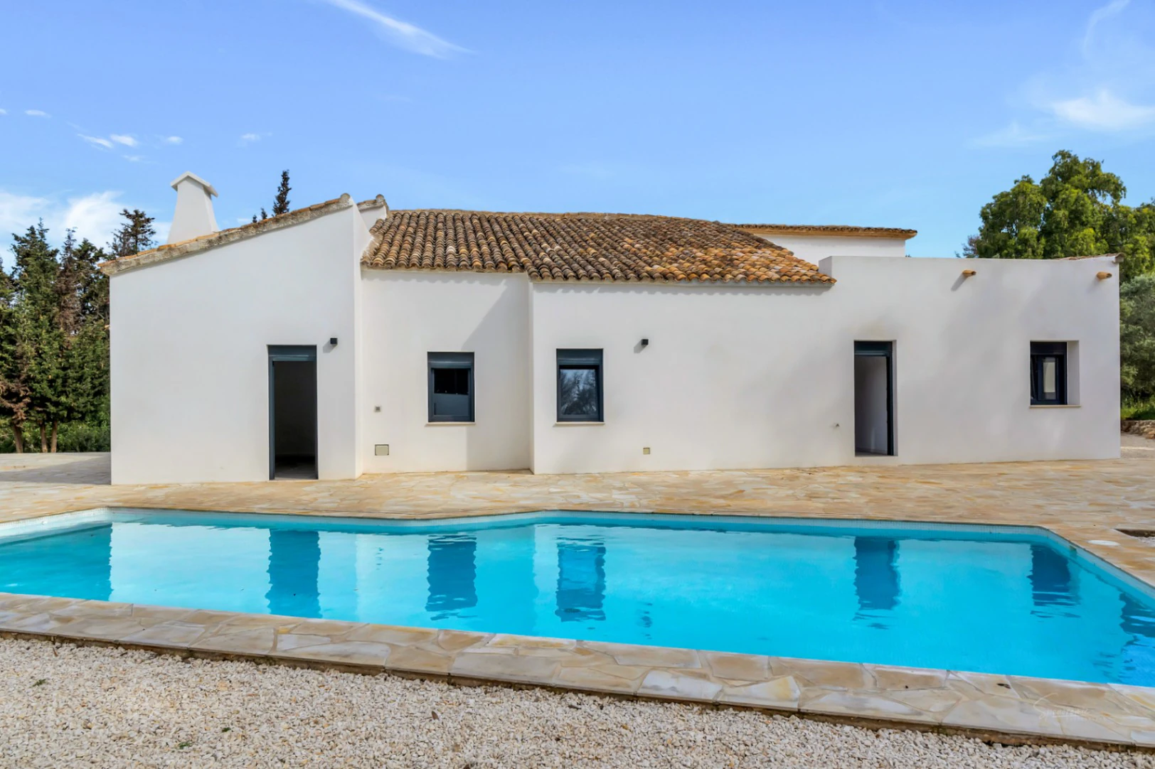Beautiful Andalusian style finca built on a large plot