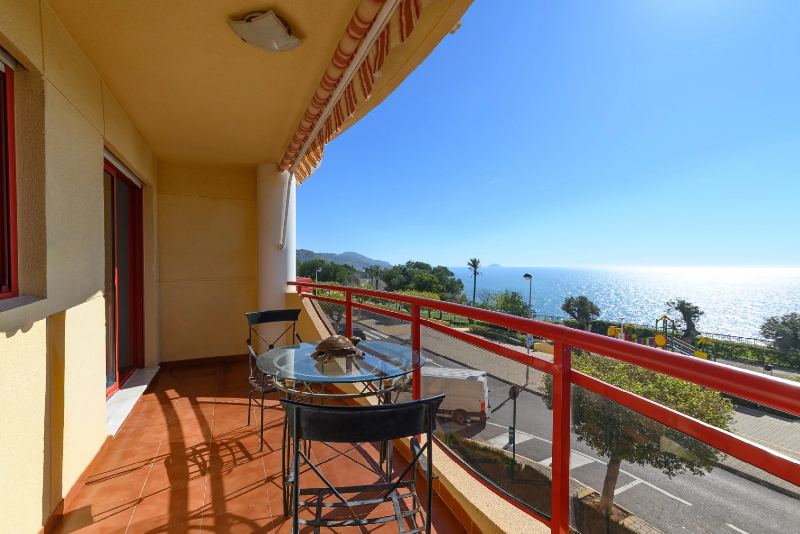 Frontline Apartment in Villajoyosa