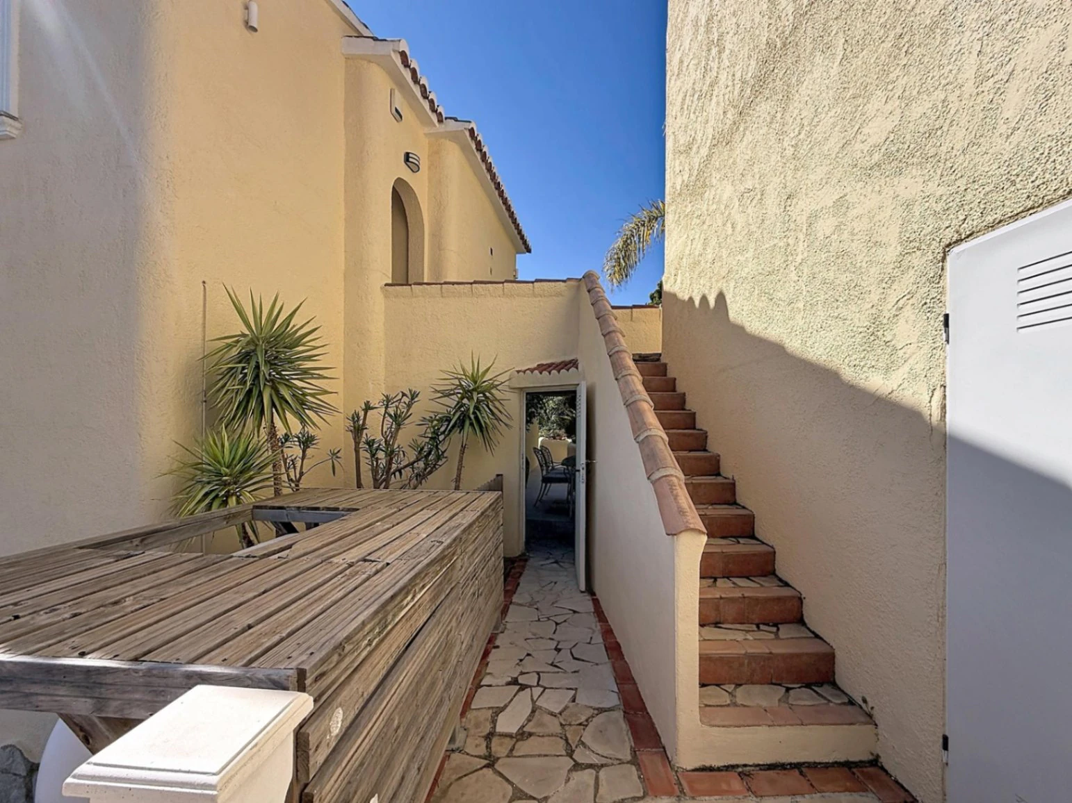Cumbre del Sol villa renovated with spectacular sea views