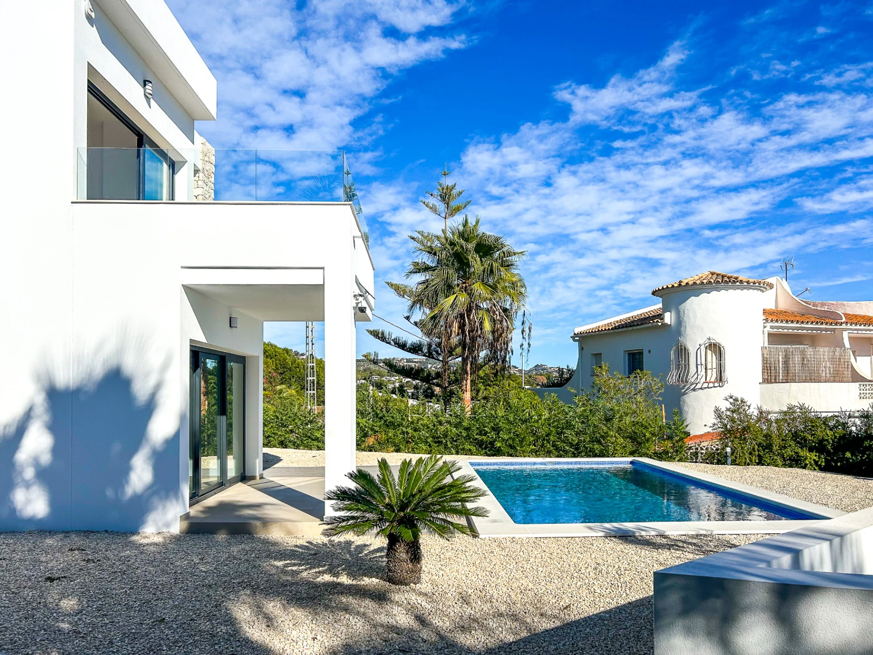Neu gebaute Villa in Benissa mit Privatpool und Meerblick