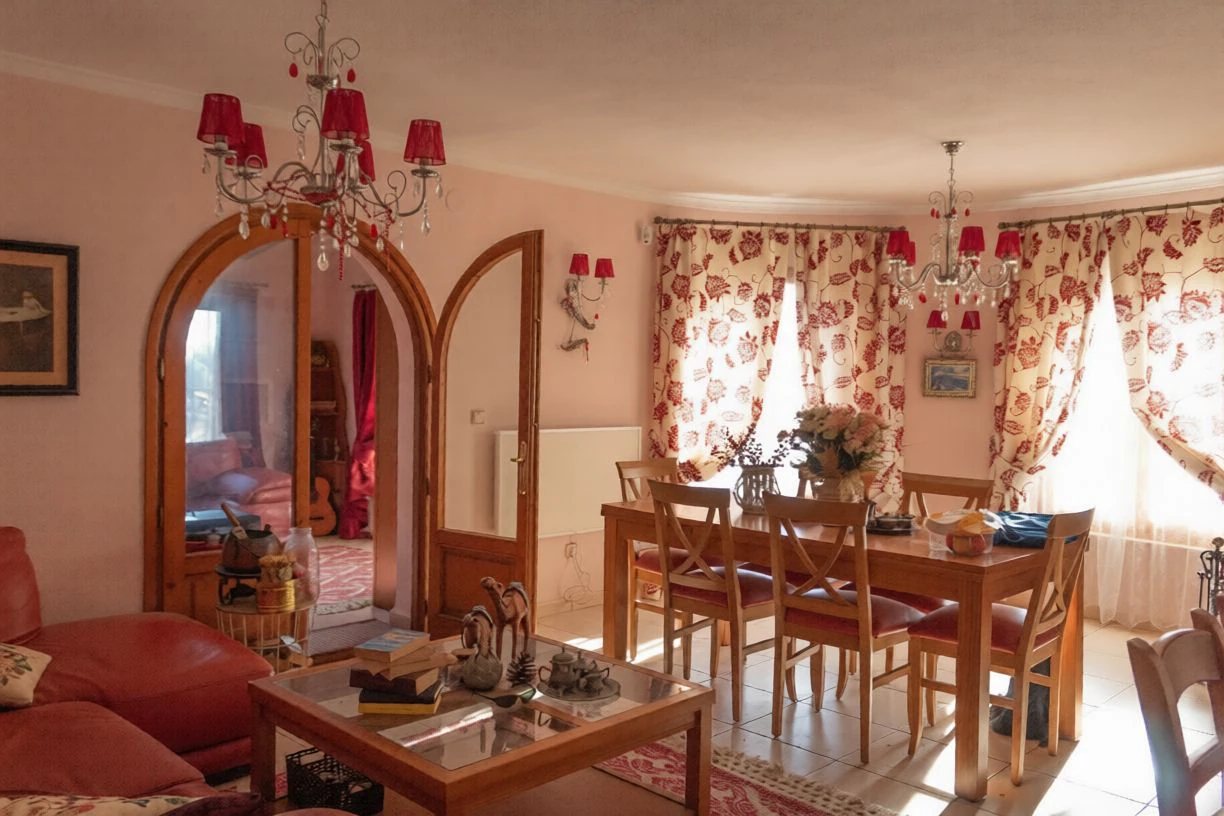 Cumbre del Sol: a Mediterranean-style villa with a swimming pool and sea views