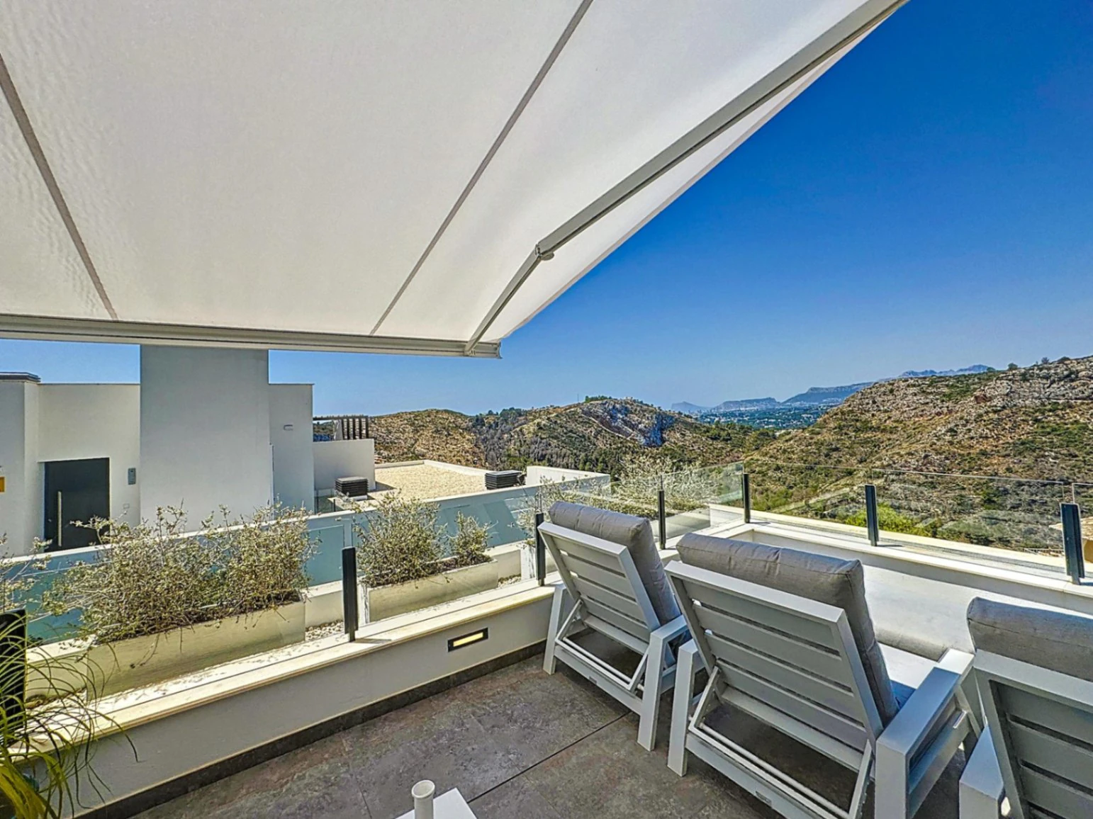 Impressive modern penthouse with panoramic views in Montecala Gardens, Cumbre del Sol.