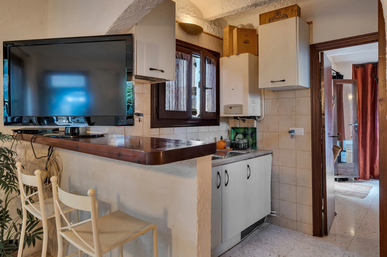 Villa avec appartement d'invités, entièrement rénovée et proche du centre historique de Jávea.