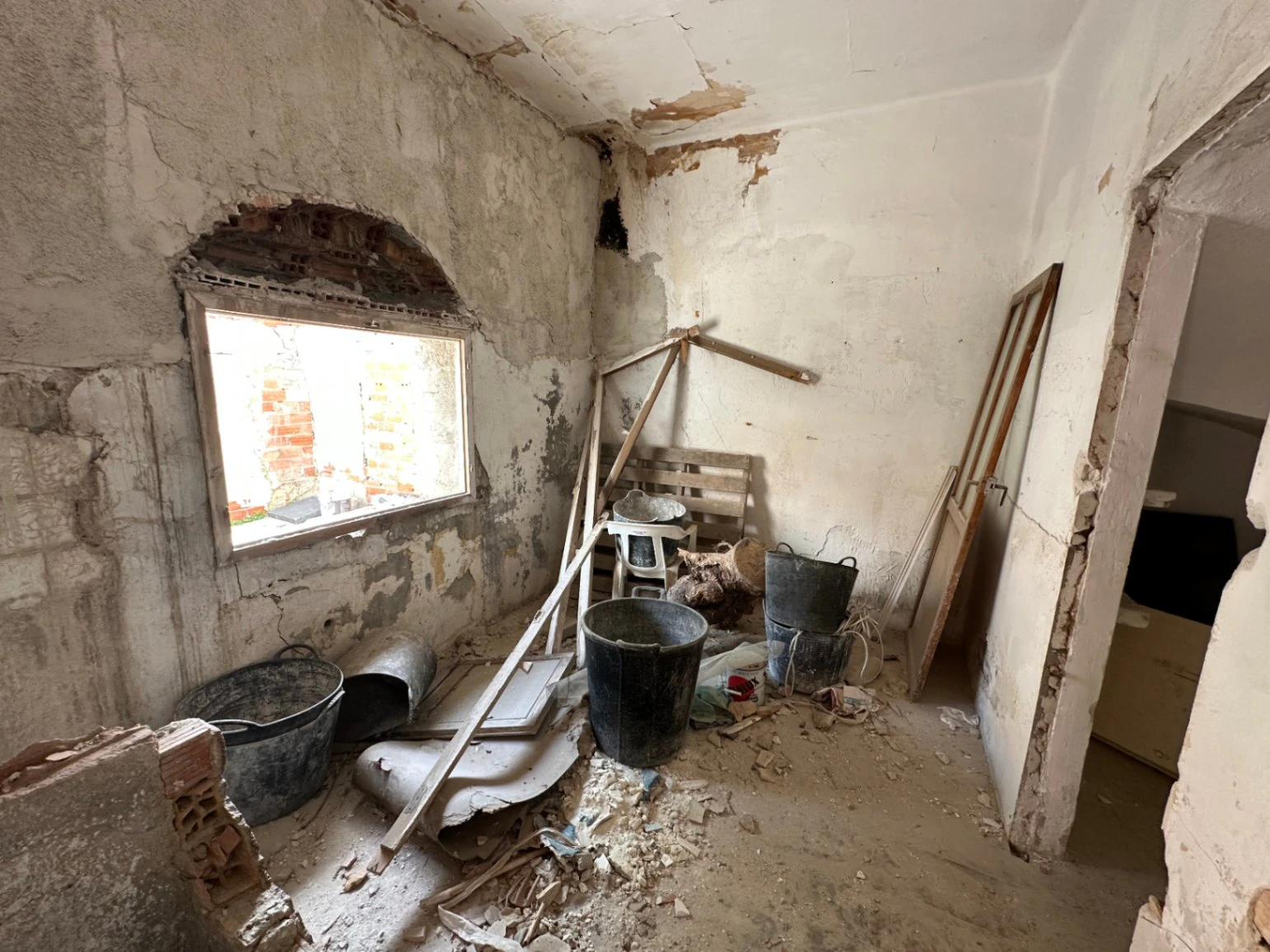 Ruim dorpshuis in het centrum van Teulada – 230 m² met een grote interne patio en meerdere mogelijkheden