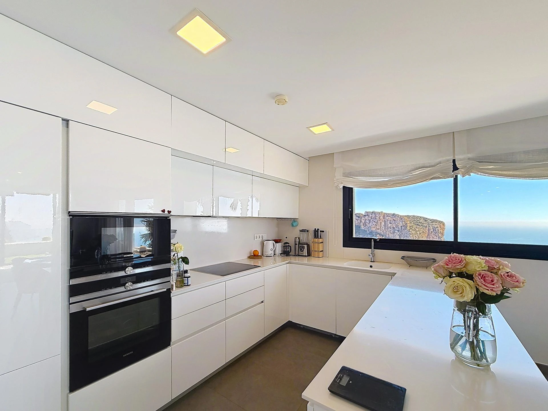 Cumbre del Sol moderne luxe appartement metSpectaculaire panoramisch uitzicht op de zee en de kliffen