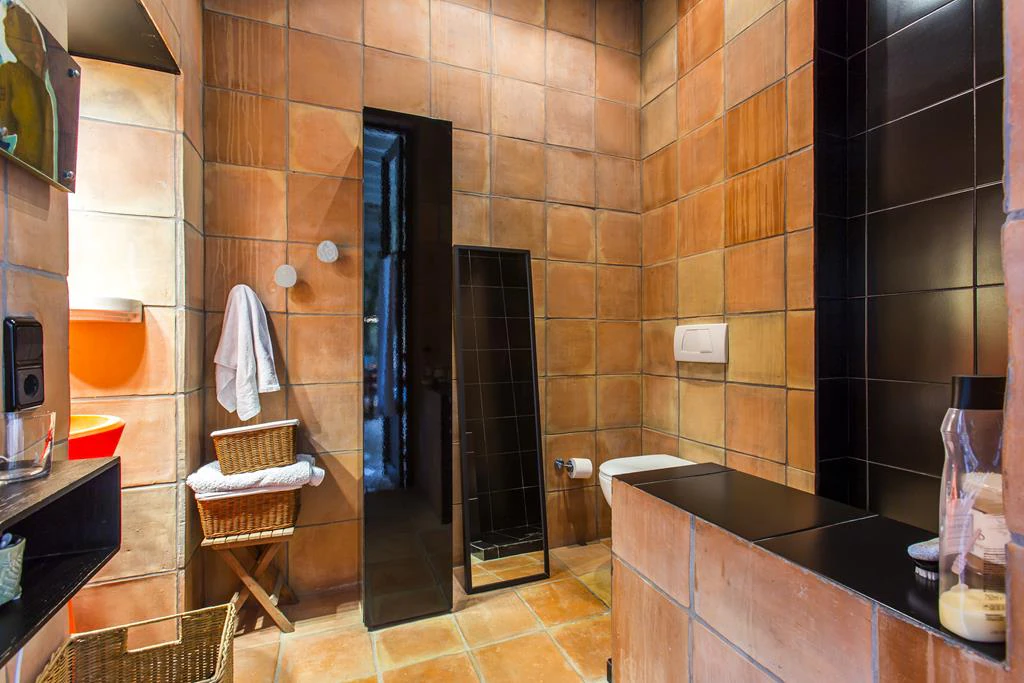 Two-storey town house with extensive interior patio, Dénia