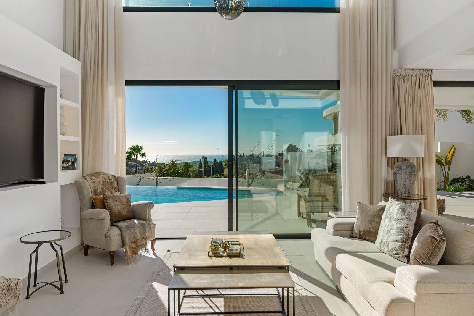 Impressive modern villa with sea views and total luxury