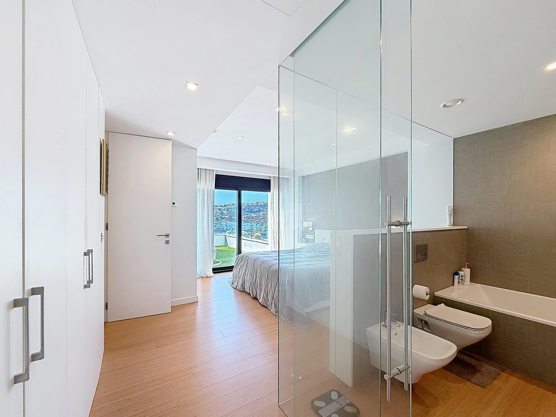 Cumbre del Sol moderne luxe appartement metSpectaculaire panoramisch uitzicht op de zee en de kliffen