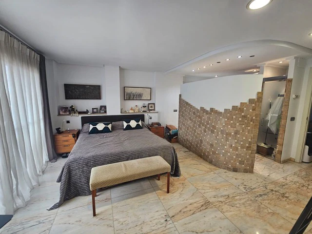 Prachtig herenhuis met uitzicht op zee te koop in de haven van Javea