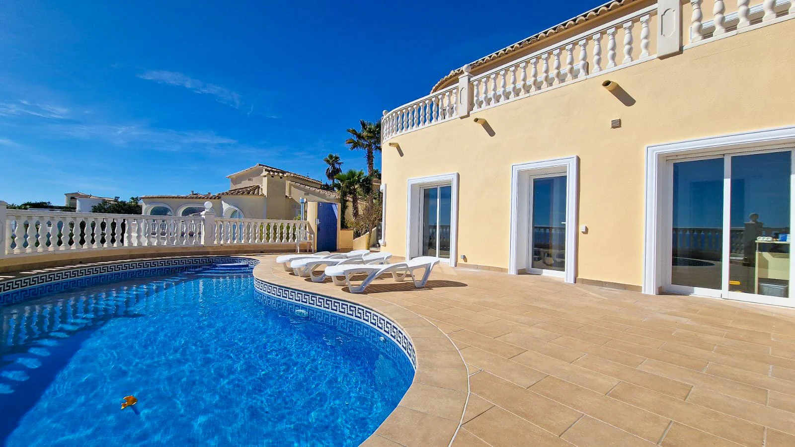 Spacious 4-Bedroom Villa for Sale – 820 m Plot | Costa Blanca