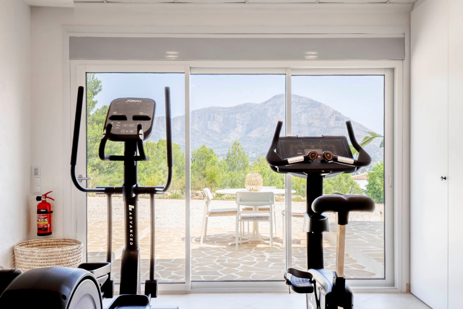 Recently renovated villa with stunning panoramic views of Jávea.