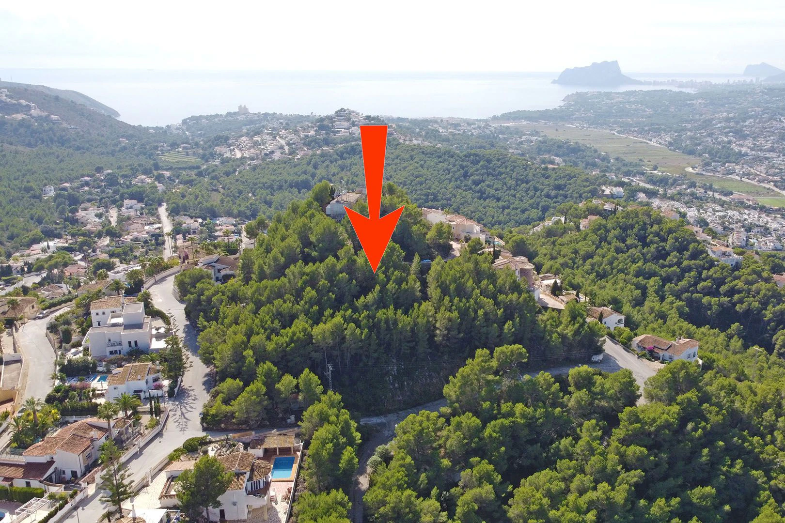 Parcela doble con vistas panorámicas en venta en Moraira