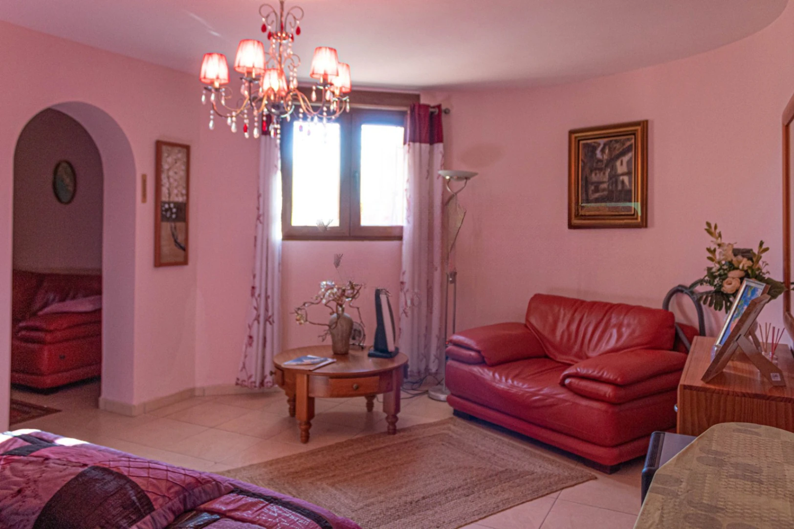 Cumbre del Sol: a Mediterranean-style villa with a swimming pool and sea views