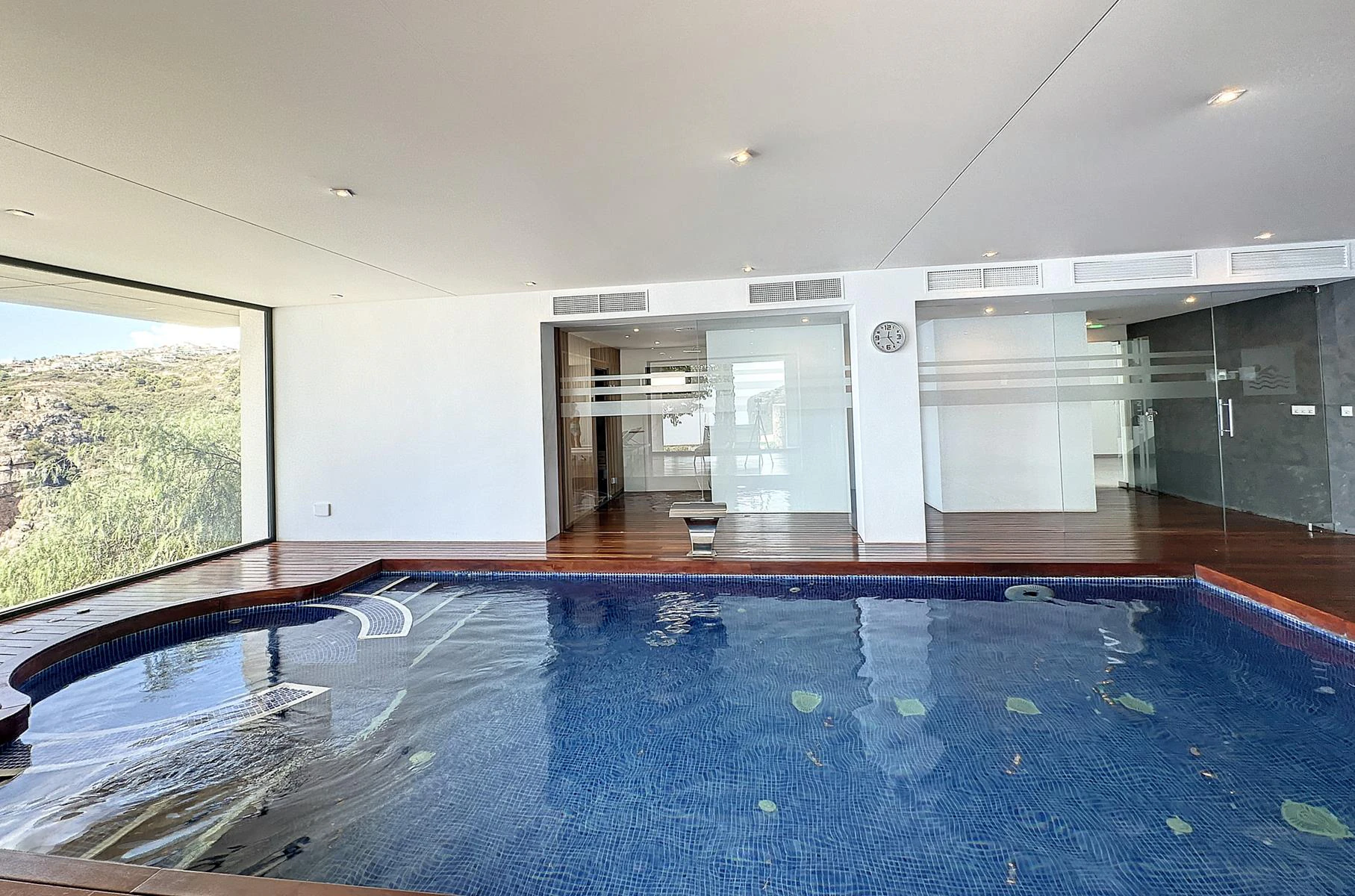 Cumbre del Sol moderne luxe appartement metSpectaculaire panoramisch uitzicht op de zee en de kliffen