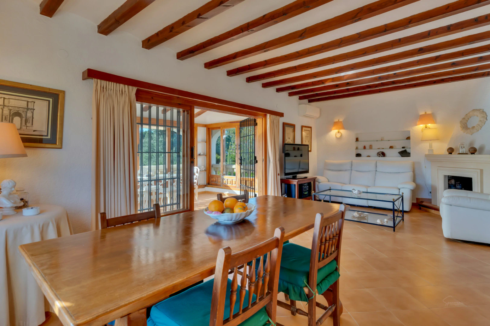 Mediterranean-style villa with stunning views in a quiet area next to Tosalet, Javea.