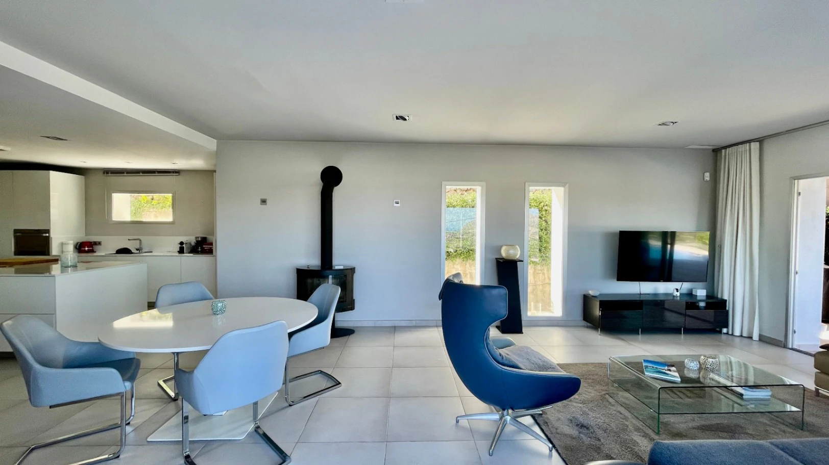 Villa zu verkaufen in Orba: Minimalistischer Luxus mit fantastischer Aussicht