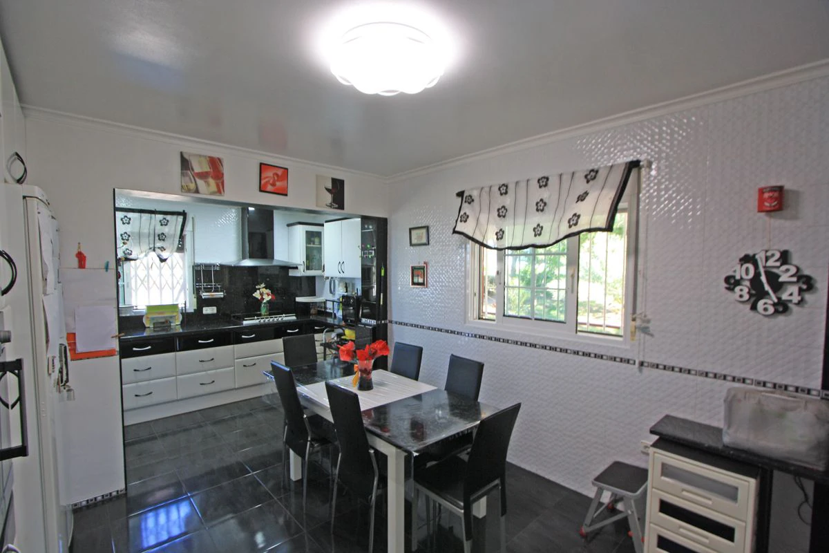 Finca-Villa of 11.310 m2 at 400 m from the beach