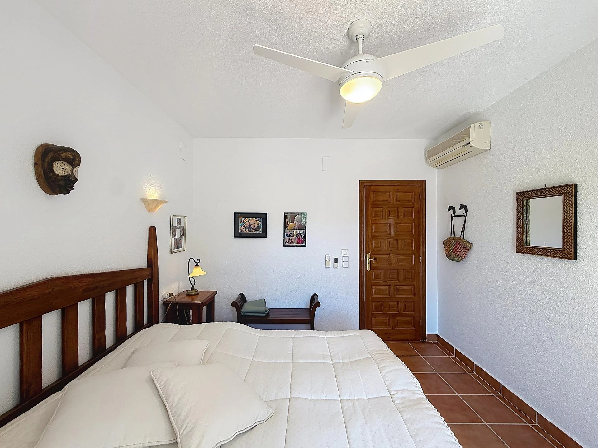 Cumbre del Sol villa with spectacular views of the sea and cliffs.