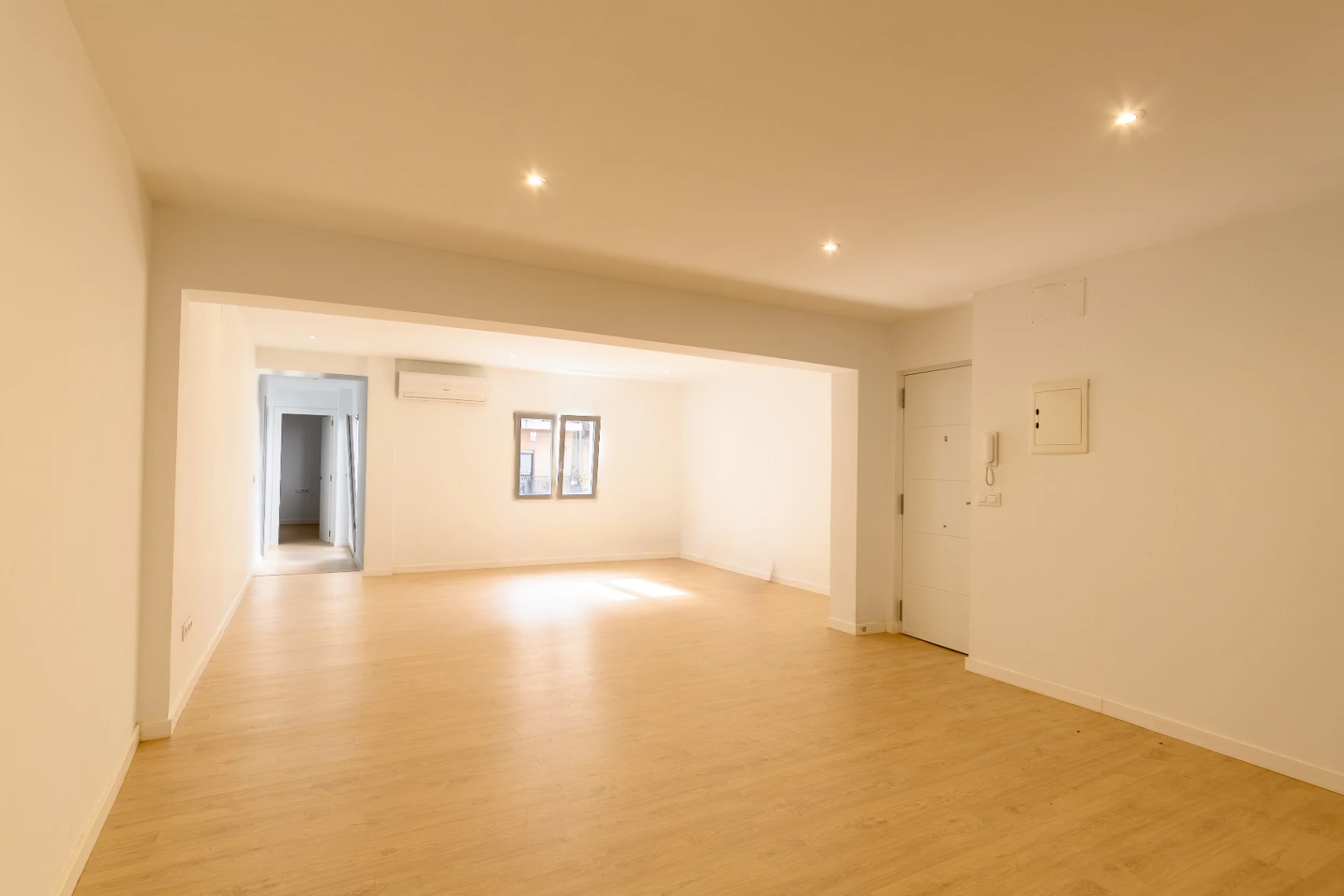 Appartement de trois chambres et studio à vendre à Jalon