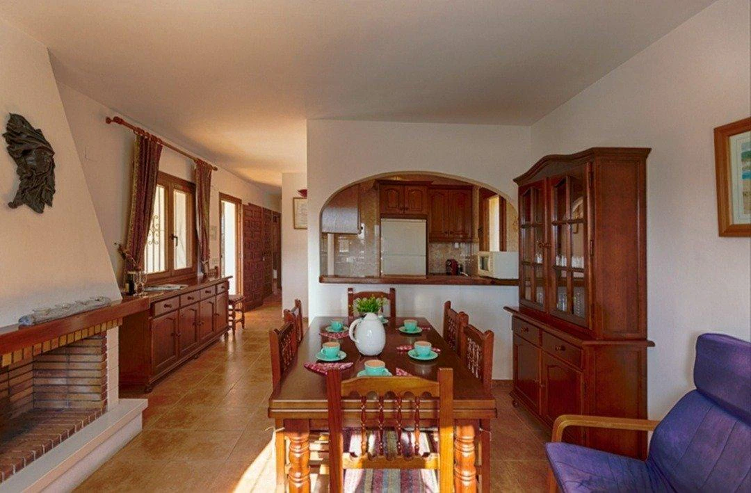 VILLA WITH AN OPEN VIEW IN CALPE.