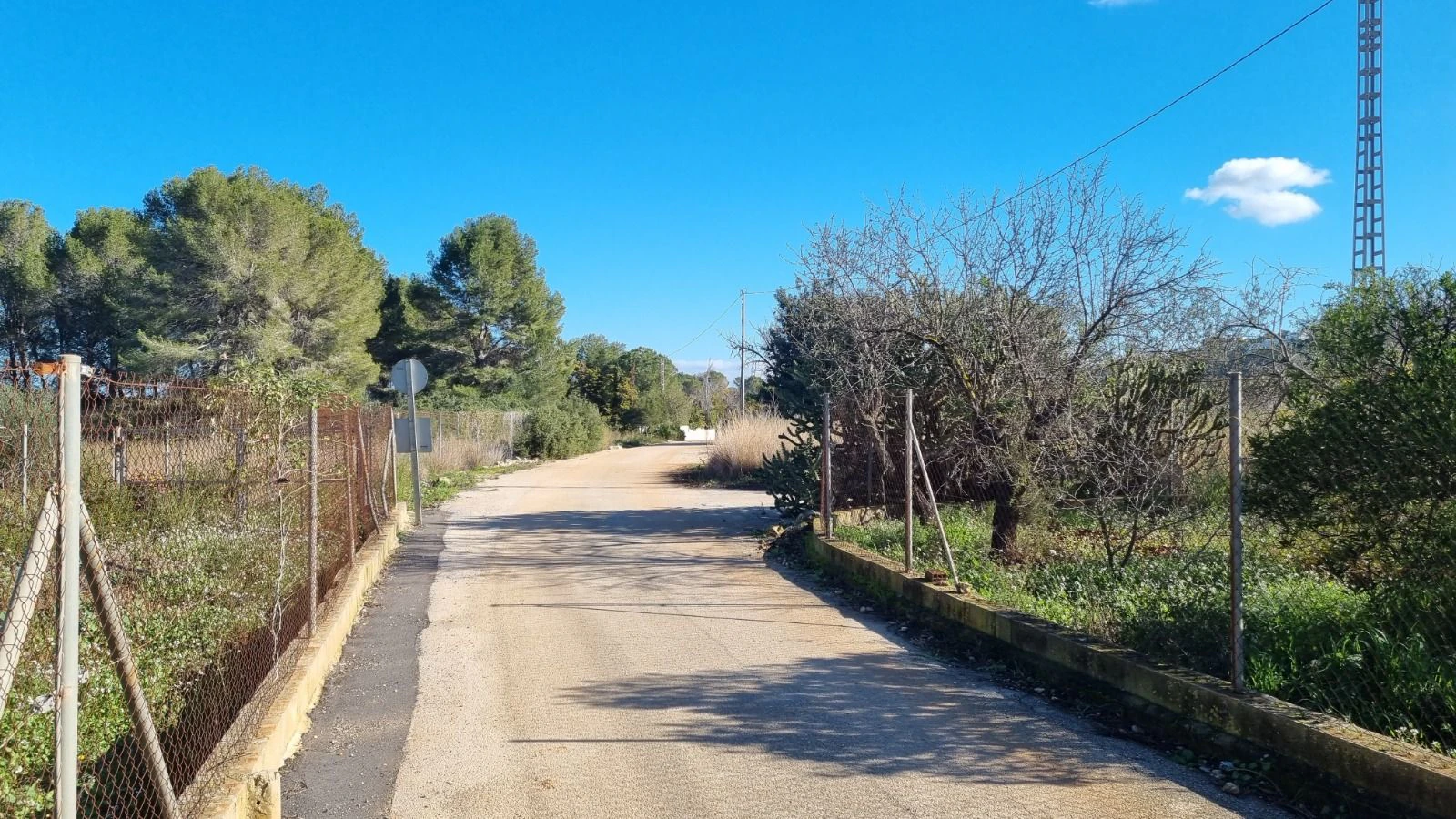 Finca en un terreno rústico en venta en Denia