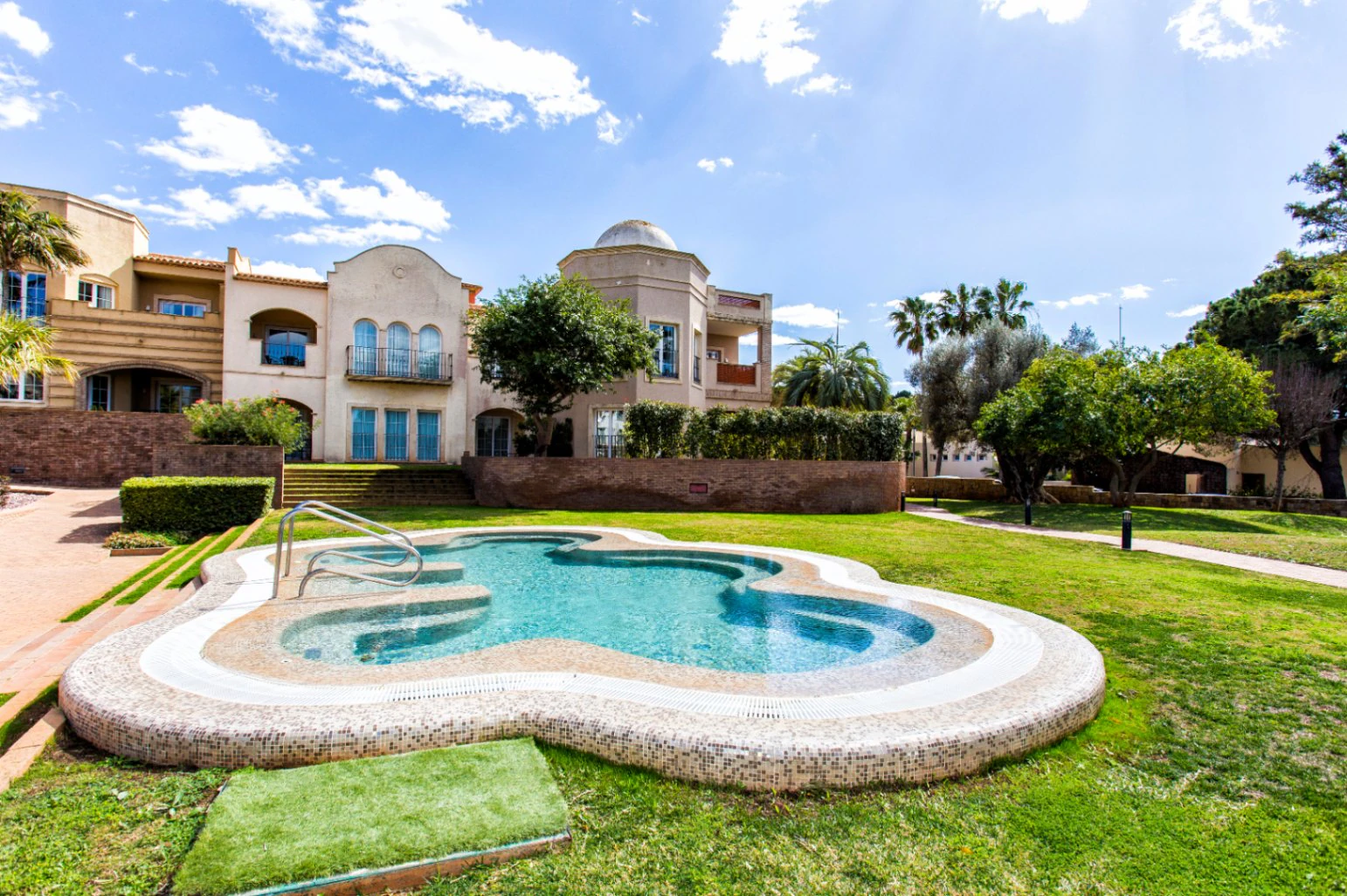 Apartment with separate guest area, in the surroundings of the Denia Marriott La Sella Golf Resort  Spa