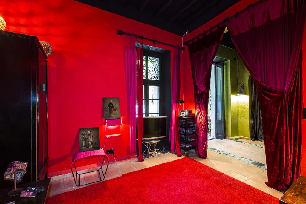 Two-storey town house with extensive interior patio, Dénia