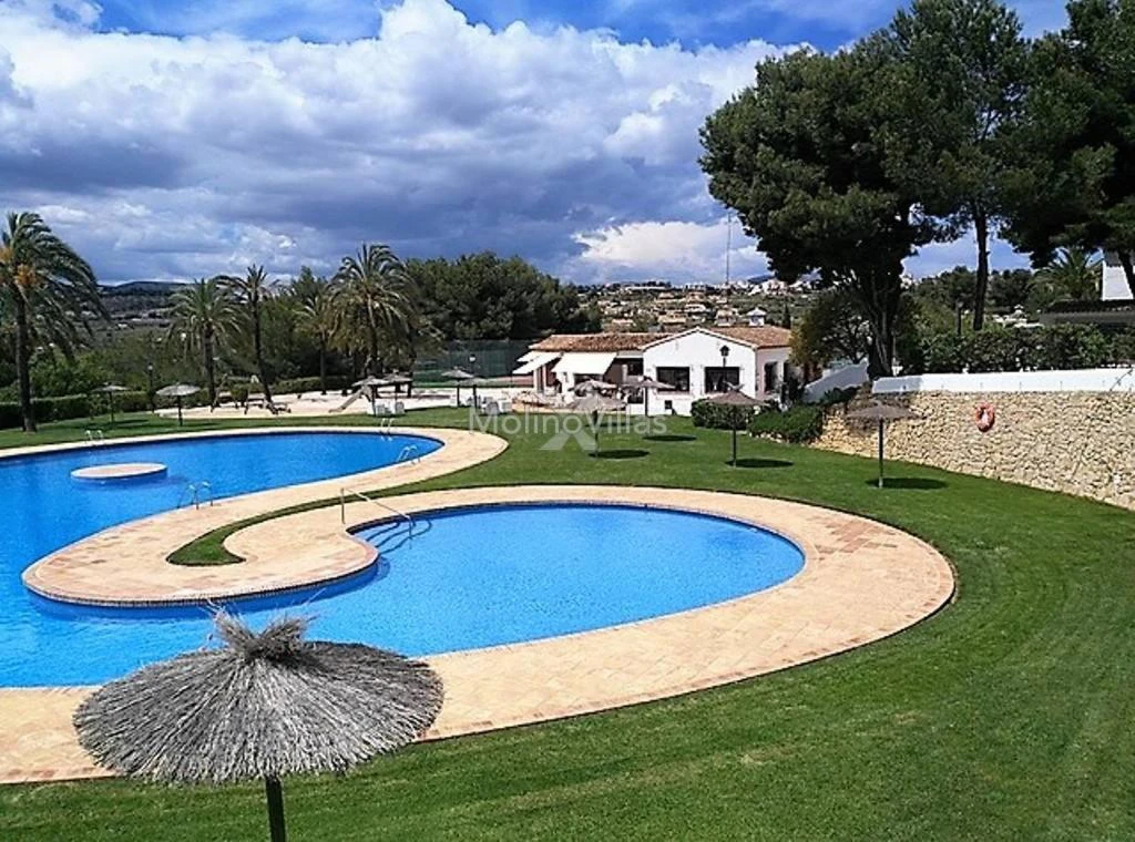 Double-Level 3 Bedroom House Pueblo Alcasar Pool Gardens & Facilities