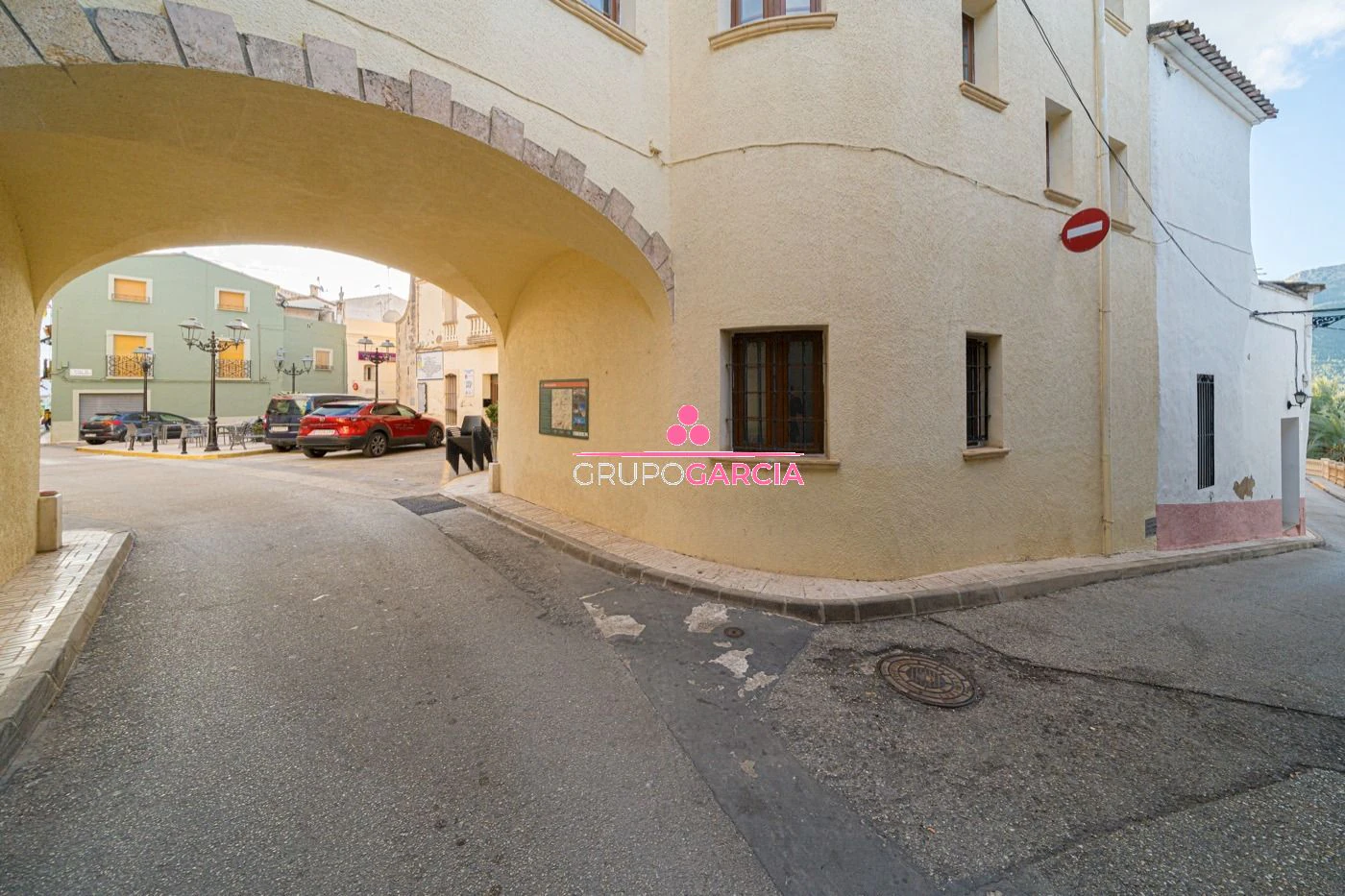 Commercial premises for sale in Alcalali