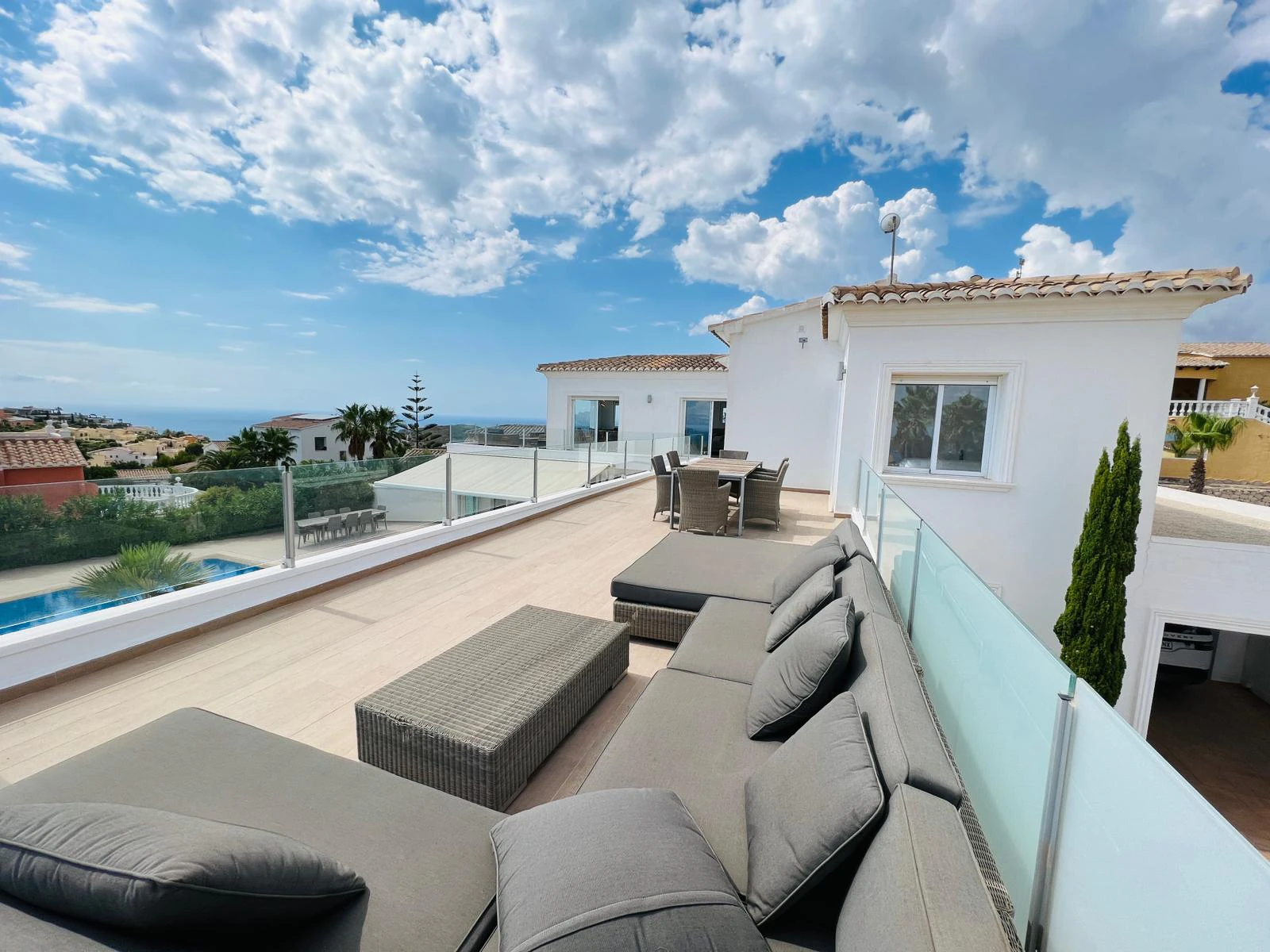 Prachtige luxe villa met uitzicht op zee