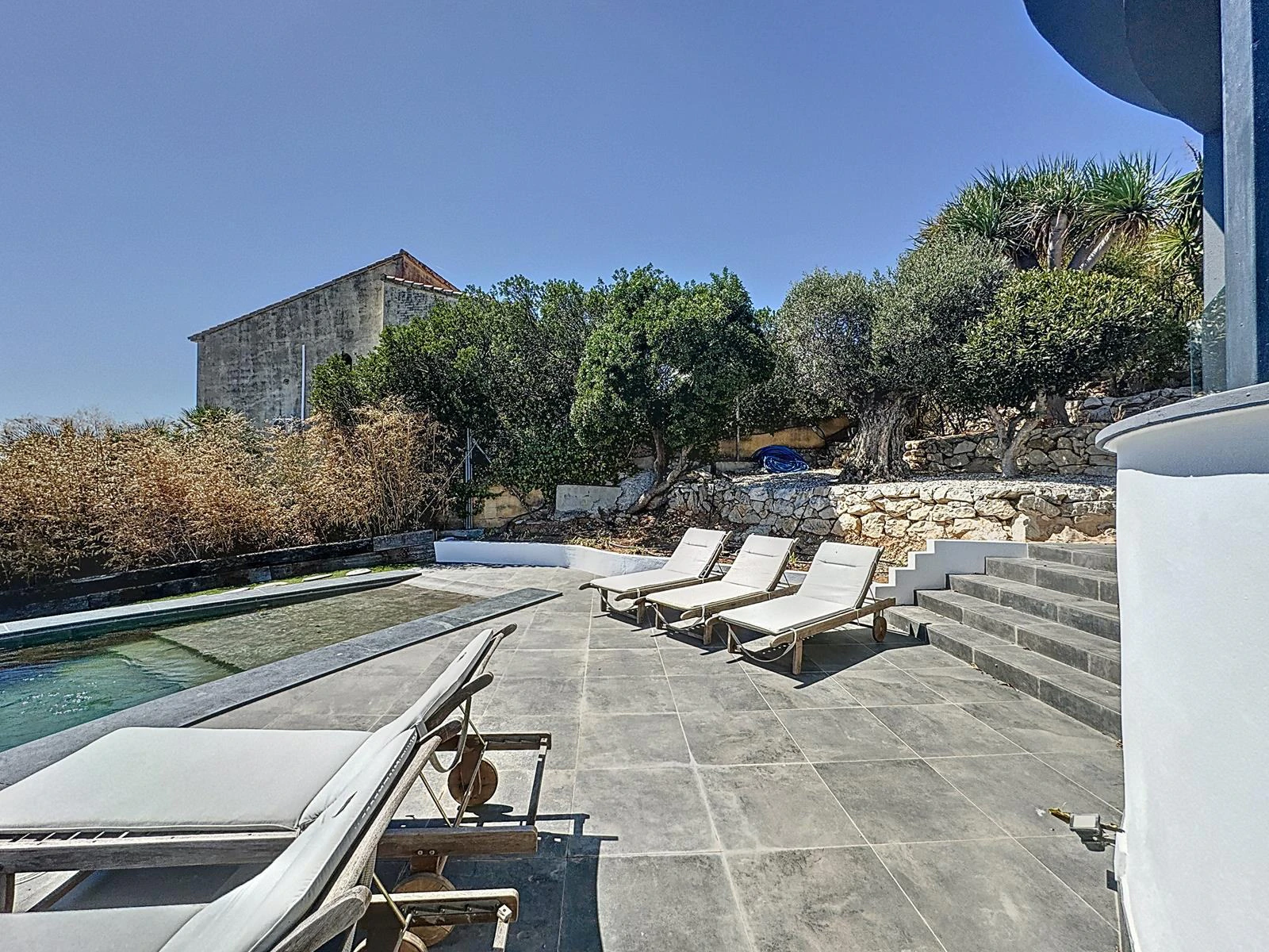 Cumbre del Sol Refurbished villa with sea views