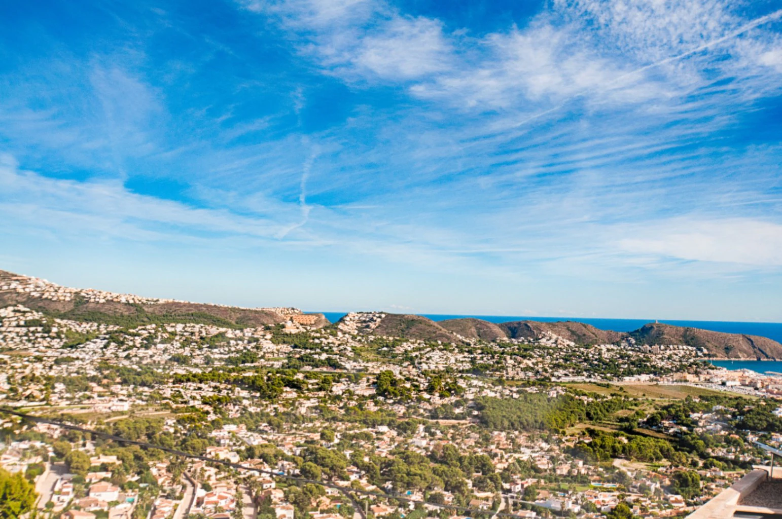 Es probablemente una de las mejores vistas al mar de Moraira.