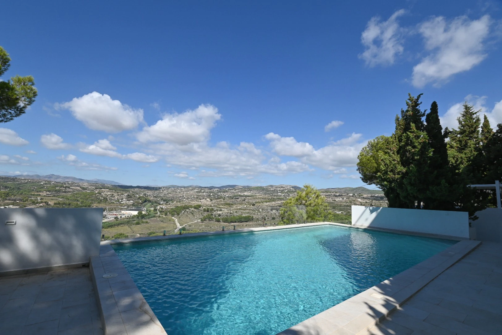 Prachtige Villa Te Koop in Moraira, 7 Slaapkamers
