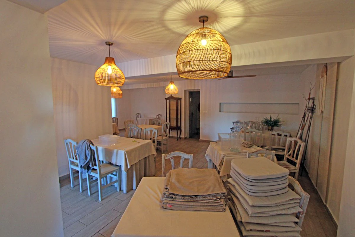 Villa with restaurant and house in Las Rotas