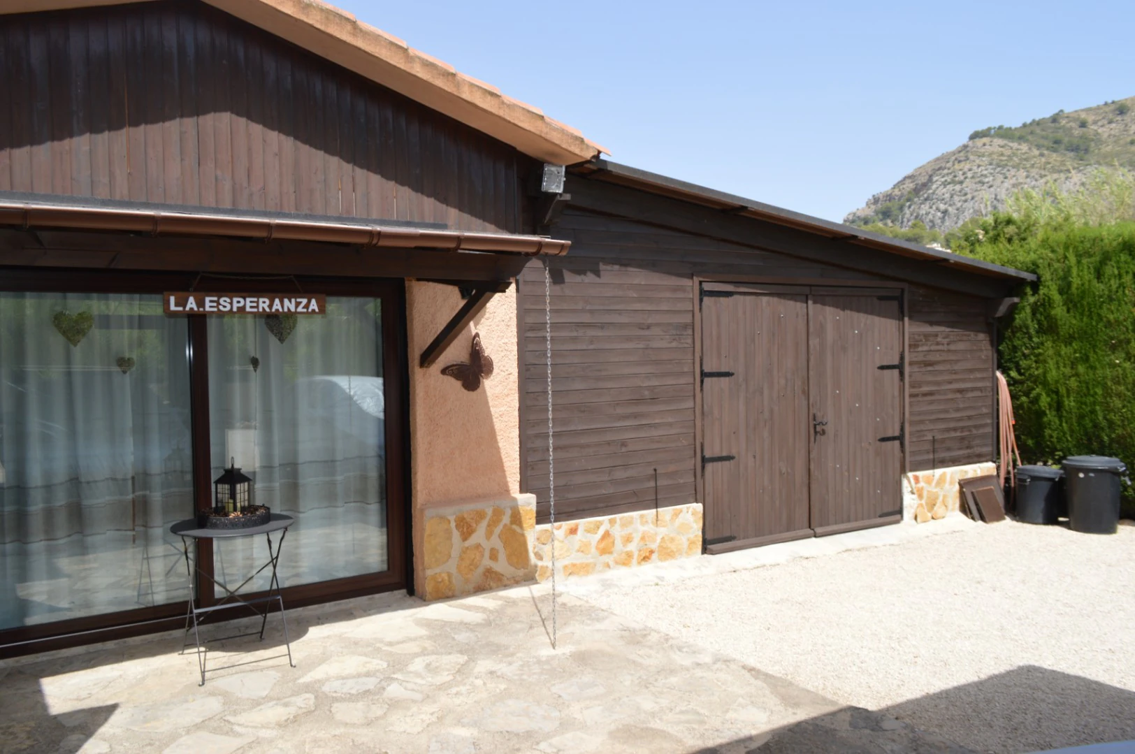 Villa for sale in Alcalali: Private, large south-facing plot, walking distance