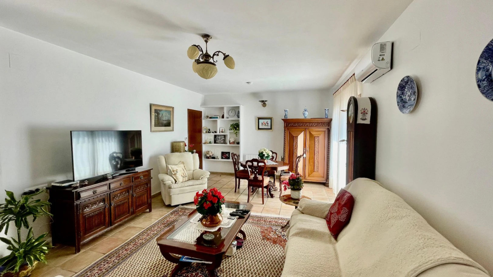 Villa for sale in Alcalali: Main house 4 bed, separate 2 bed casita