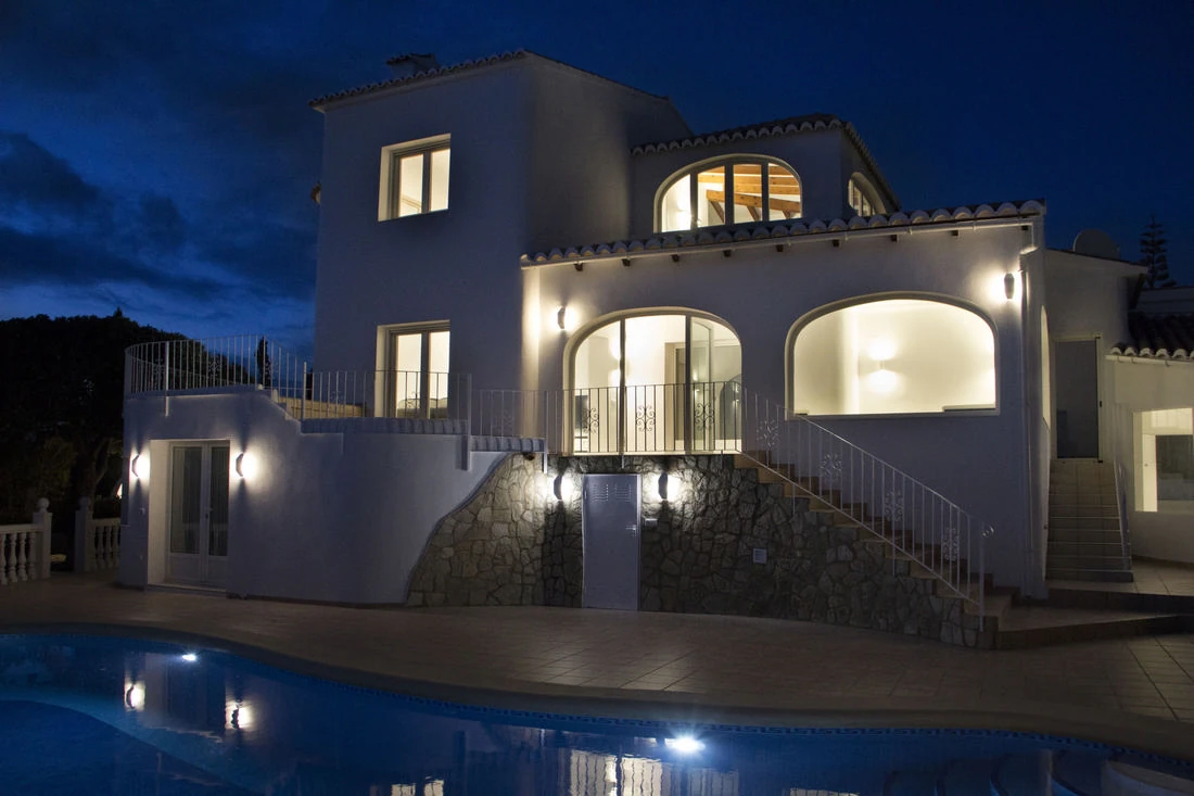 Cumbre del Sol villa gerenoveerd met uitzicht op zee