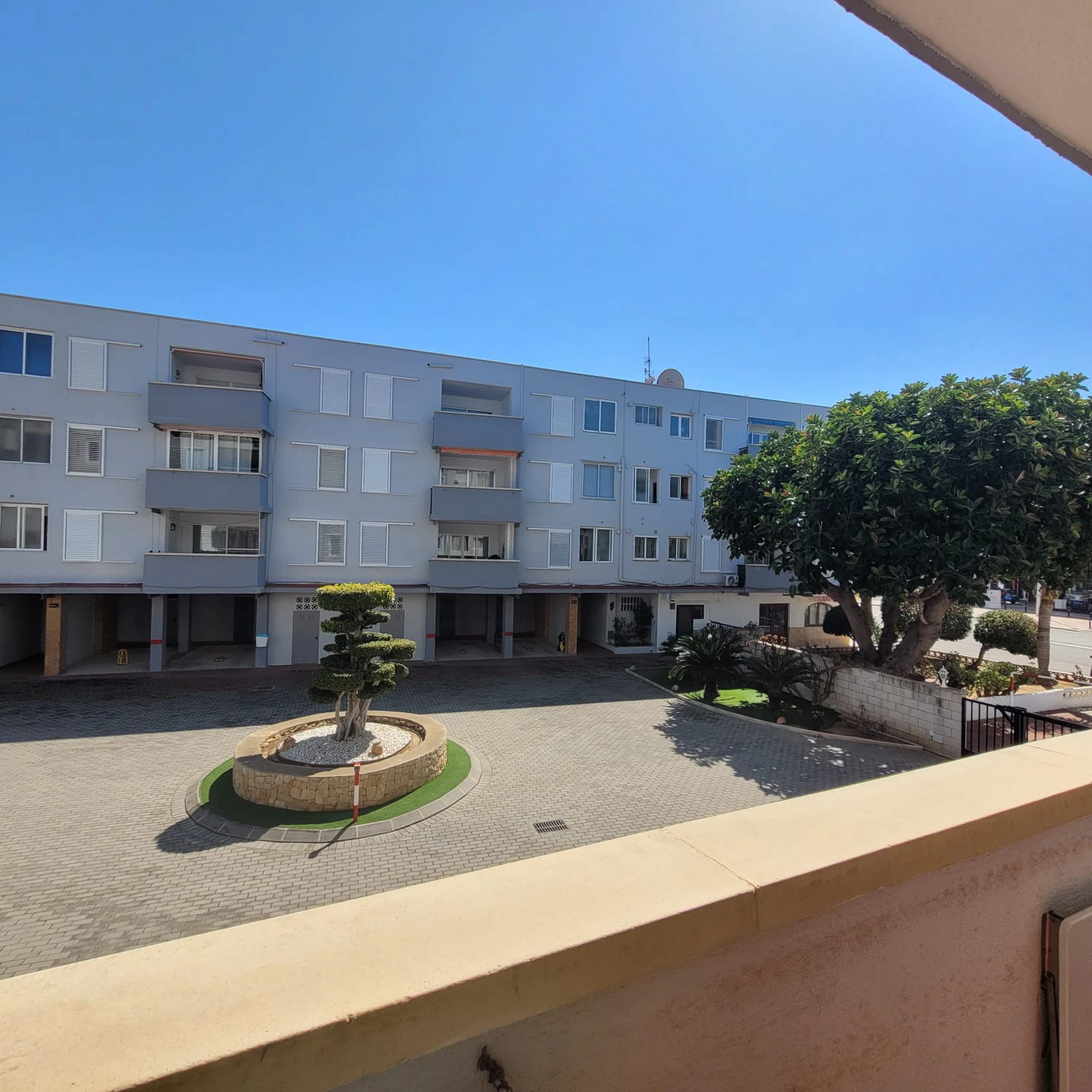 Renovated 2-Bedroom Apartment for Sale Near Arenal Beach, Jávea