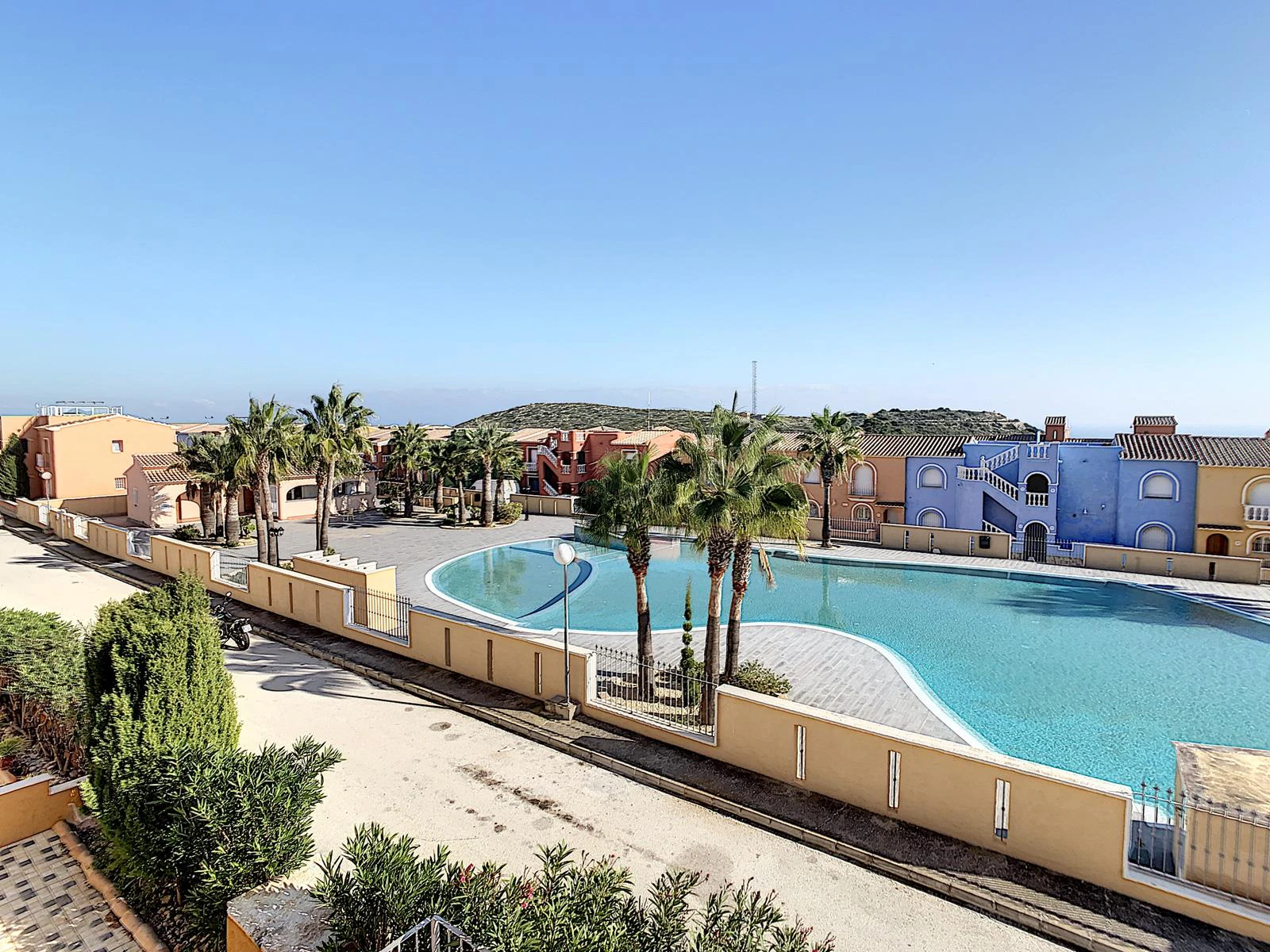 Cumbre del Sol gerenoveerd duplex appartement in Pueblo de la Paz