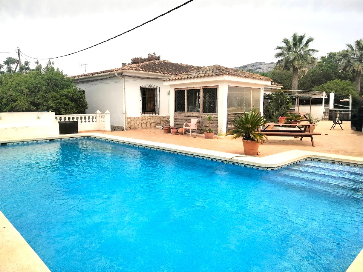 Villa de 9 chambres sur plus de 9 000 m² près du centre de Denia avec piscine et installations équestres