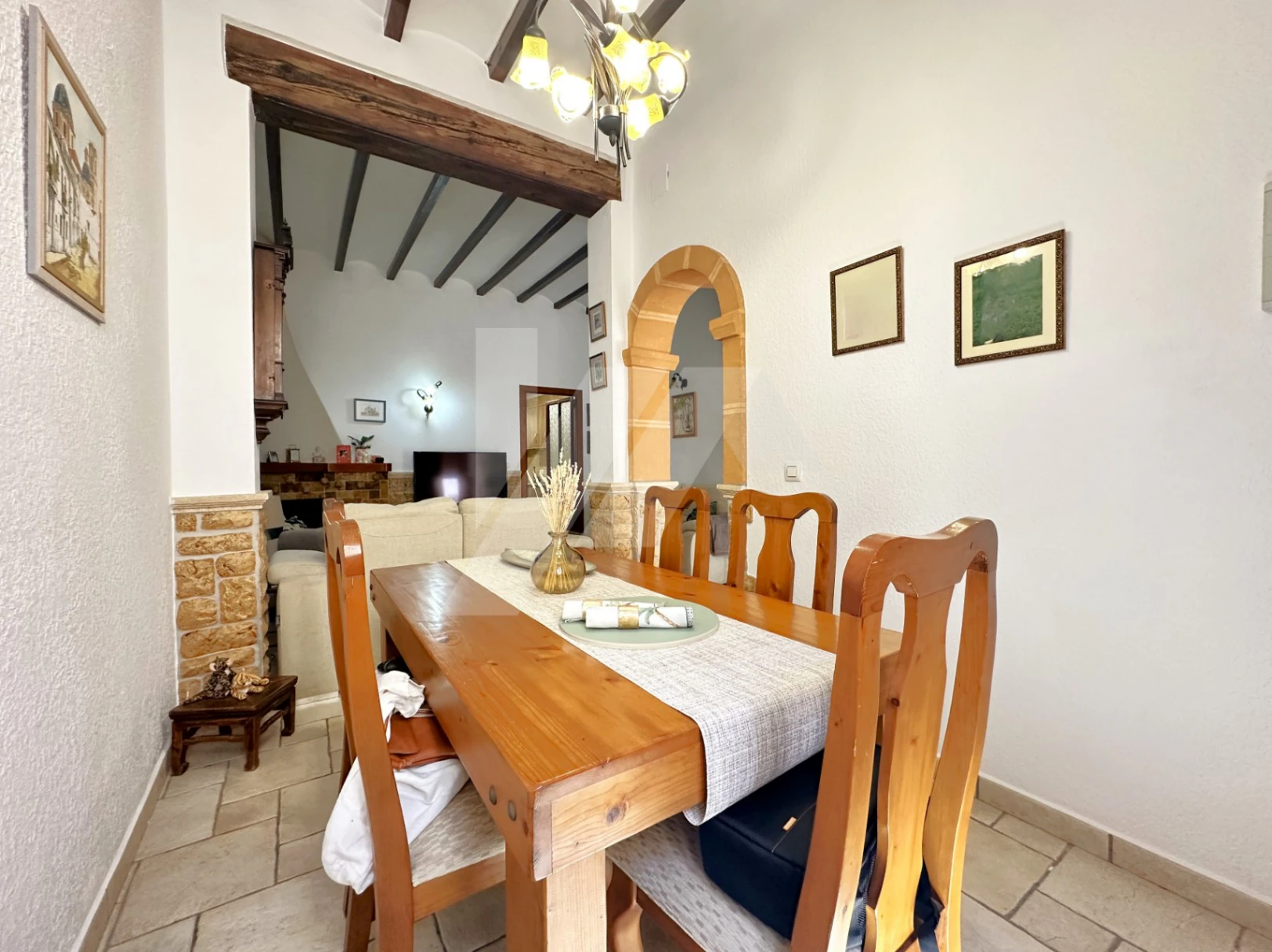 House for sale with character in the historic center of Teulada.
