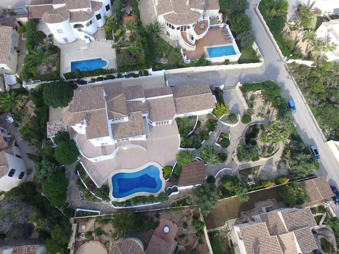 Cumbre del Sol villa gerenoveerd met uitzicht op zee
